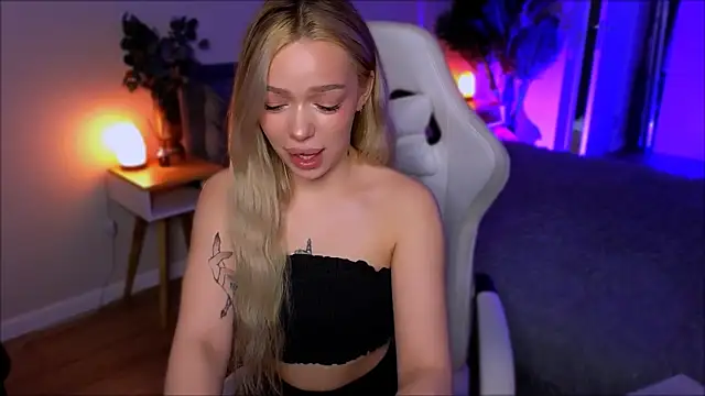 Lily Yin online show from April 8, 2026, 6:13 am