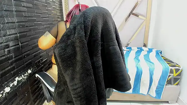 DaianaLutz online show from October 23, 2025, 1:54 pm