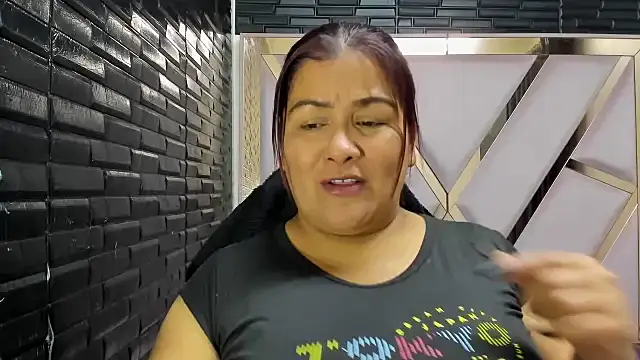 DaianaLutz online show from December 2, 2025, 2:01 pm