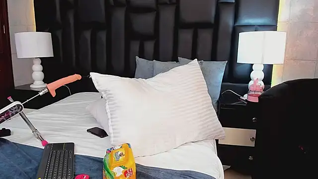 Snapshot of MiaSweeths chatting on February 27, 2025, 6:31 pm MiaSweeths online show from February 27, 2025, 6:31 pm