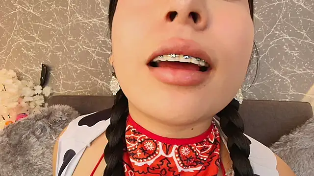 mia roux13 online show from February 7, 2025, 6:56 pm