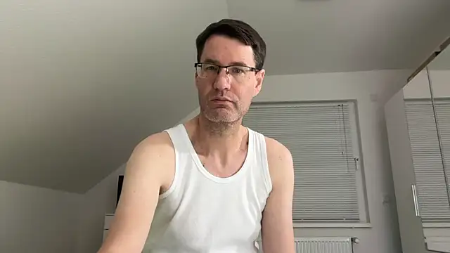 zxzx cam1 online show from February 15, 2026, 6:26 pm