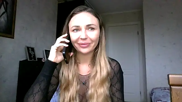 AngelinaLove28 online show from October 24, 2025, 6:10 am