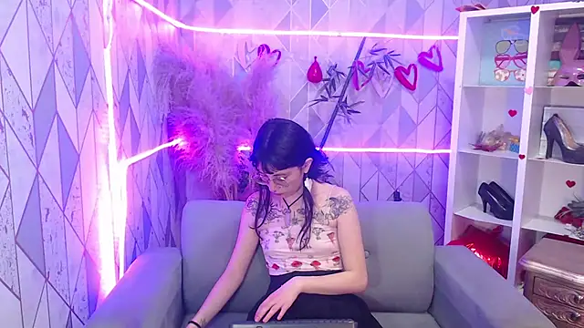charlottemoonxz online show from October 3, 2025, 8:06 pm