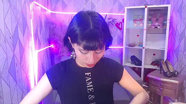 charlottemoonxz online show from October 18, 2025, 4:41 pm