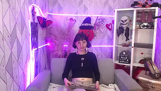 charlottemoonxz online show from October 22, 2025, 7:13 pm