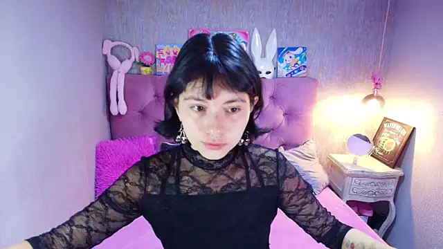 charlottemoonxz online show from February 18, 2026, 5:09 pm