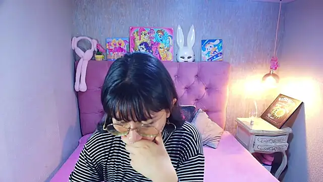 charlottemoonxz online show from February 28, 2026, 6:53 pm