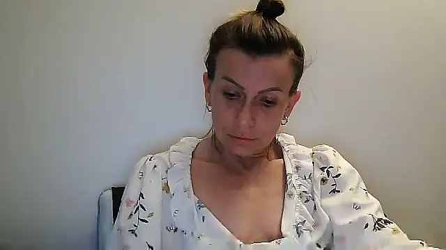 Snapshot of anechka1 chatting on July 13, 2026, 12:57 am anechka1 online show from July 13, 2026, 12:57 am