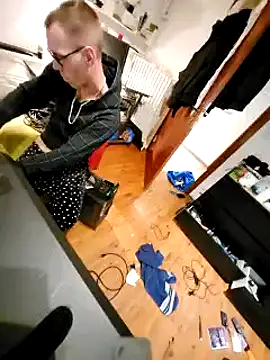 0815lukas2024 online show from January 4, 2025, 5:27 am