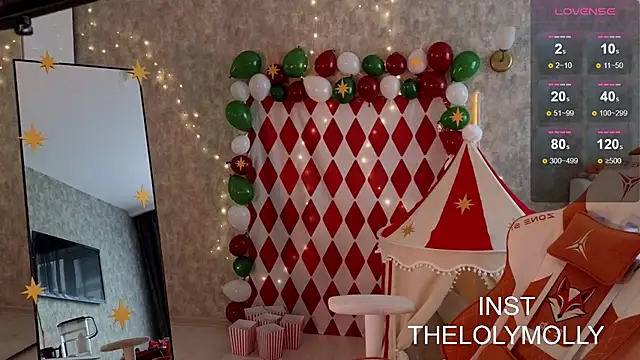 Snapshot of LolyMolli chatting on October 29, 2025, 11:01 am LolyMolli online show from October 29, 2025, 11:01 am