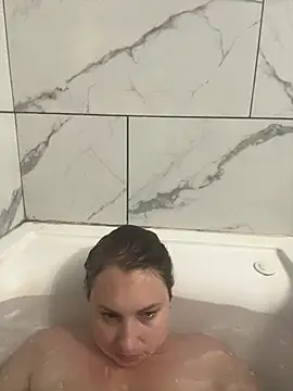 MilfyMrsRobinson online show from February 1, 2026, 9:02 pm