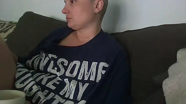MilfyMrsRobinson online show from June 1, 2026, 1:46 pm