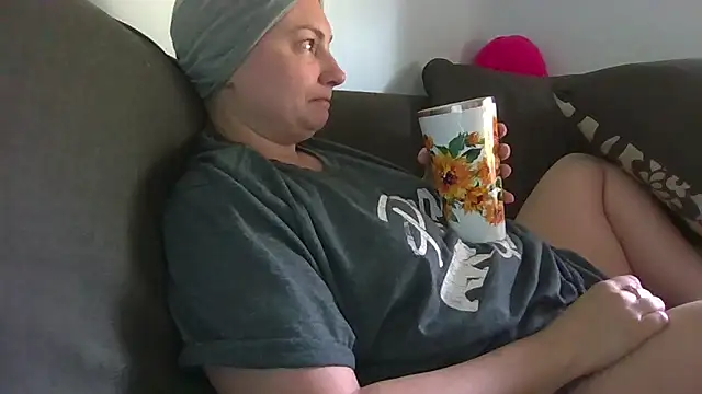 MilfyMrsRobinson online show from June 20, 2026, 1:36 pm