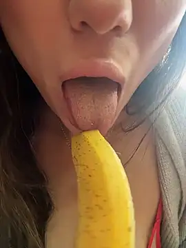 MooonReal online show from December 4, 2025, 5:28 am