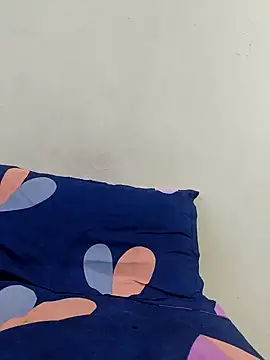 yashzae online show from September 22, 2025, 12:29 pm