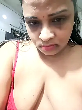 Snapshot of Love_Jenny chatting on January 1, 2025, 8:45 am Love Jenny online show from January 1, 2025, 8:45 am