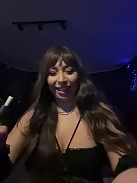 Snapshot of KimArts chatting on November 9, 2025, 7:45 pm KimArts online show from November 9, 2025, 7:45 pm