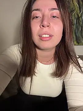 Snapshot of KimArts chatting on December 4, 2025, 7:22 pm KimArts online show from December 4, 2025, 7:22 pm