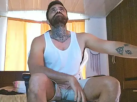 Snapshot of aronmiller404 chatting on January 10, 2025, 10:15 pm aronmiller404 online show from January 10, 2025, 10:15 pm