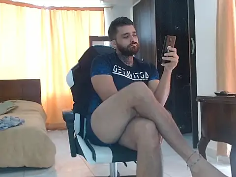 Snapshot of aronmiller404 chatting on March 18, 2025, 1:42 pm aronmiller404 online show from March 18, 2025, 1:42 pm