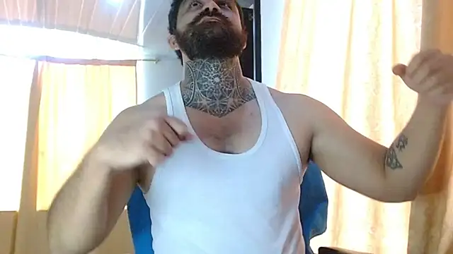 Snapshot of aronmiller404 chatting on February 7, 2026, 2:21 pm aronmiller404 online show from February 7, 2026, 2:21 pm