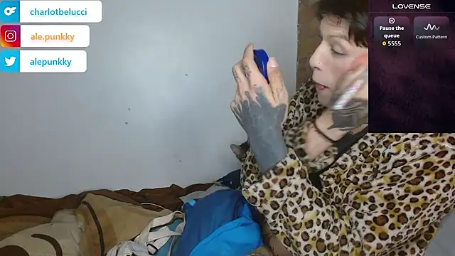 Snapshot of charlotbelucci_ chatting on December 23, 2025, 8:56 am charlotbelucci online show from December 23, 2025, 8:56 am