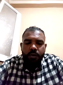 ListedLoin online show from November 29, 2025, 8:01 pm