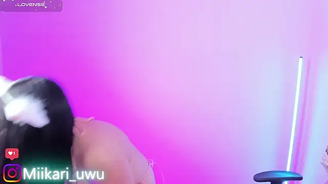 Snapshot of Ahri_Elderwood chatting on November 6, 2025, 3:40 am Ahri Elderwood online show from November 6, 2025, 3:40 am