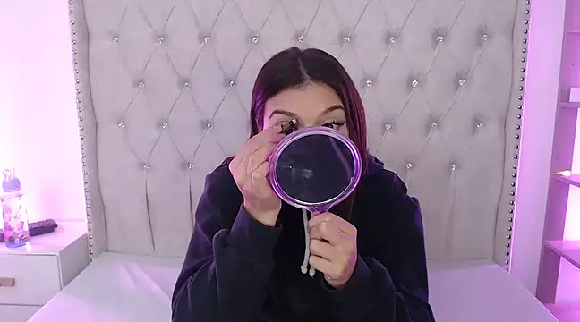 Snapshot of Abril_Squirt chatting on March 2, 2025, 8:48 am Abril Squirt online show from March 2, 2025, 8:48 am