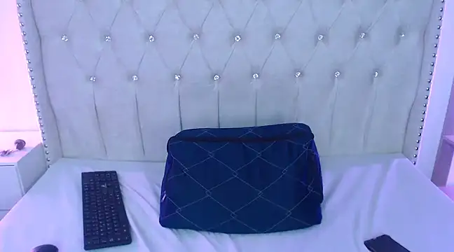 Snapshot of Abril_Squirt chatting on March 2, 2025, 11:50 am Abril Squirt online show from March 2, 2025, 11:50 am