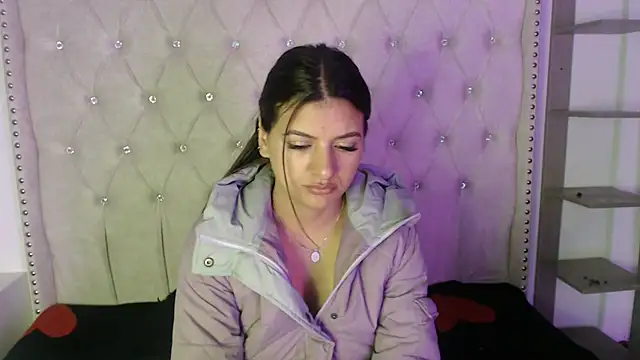 Snapshot of Abril_Squirt chatting on October 4, 2025, 3:59 am Abril Squirt online show from October 4, 2025, 3:59 am