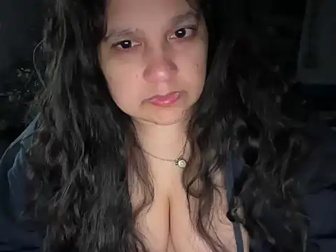 MelanieFawker online show from November 18, 2025, 2:21 pm