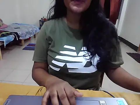JustinaIra online show from October 8, 2025, 7:44 pm