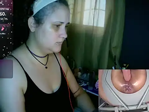 Snapshot of lolalicious_758 chatting on May 25, 2026, 7:42 pm lolalicious 758 online show from May 25, 2026, 7:42 pm