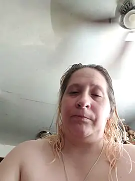 Snapshot of Icedcoffee2024 chatting on July 3, 2026, 2:12 pm Icedcoffee2024 online show from July 3, 2026, 2:12 pm