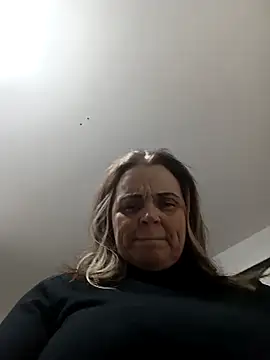 hugebobbs online show from December 19, 2025, 4:03 pm