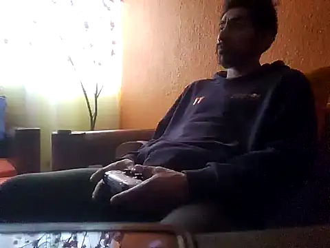 Snapshot of Angel_Coronel chatting on January 8, 2025, 10:37 pm Angel Coronel online show from January 8, 2025, 10:37 pm