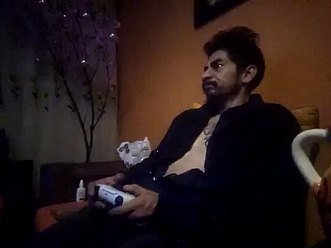 Snapshot of Angel_Coronel chatting on January 15, 2025, 8:09 am Angel Coronel online show from January 15, 2025, 8:09 am