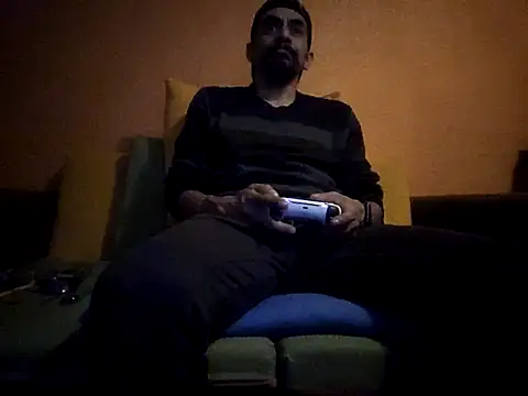 Snapshot of Angel_Coronel chatting on February 14, 2025, 4:04 am Angel Coronel online show from February 14, 2025, 4:04 am