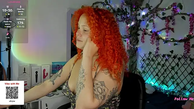 Snapshot of Alaska_colors7 chatting on February 21, 2025, 1:33 pm Alaska colors7 online show from February 21, 2025, 1:33 pm
