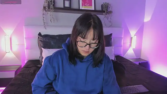 sofi bakerr online show from April 15, 2026, 11:39 am