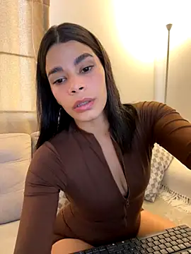 Snapshot of DaryRos chatting on December 3, 2025, 9:24 pm DaryRos online show from December 3, 2025, 9:24 pm