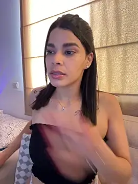 Snapshot of DaryRos chatting on December 16, 2025, 9:20 pm DaryRos online show from December 16, 2025, 9:20 pm