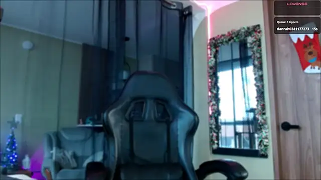 tevenwhiite online show from December 13, 2025, 7:53 pm