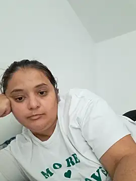 sarahhh1987 online show from November 9, 2025, 6:44 am