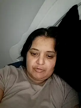 sarahhh1987 online show from December 18, 2025, 6:14 pm