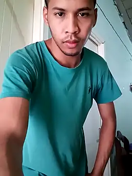 gymboy-erick23 online show from April 12, 2026, 6:57 pm
