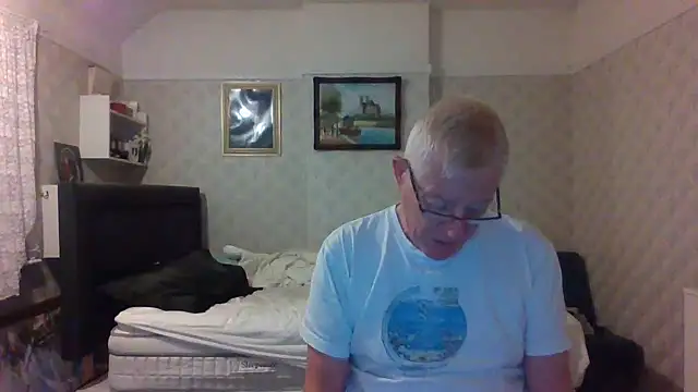 Snapshot of shaun63m chatting on September 27, 2025, 1:21 am shaun63m online show from September 27, 2025, 1:21 am