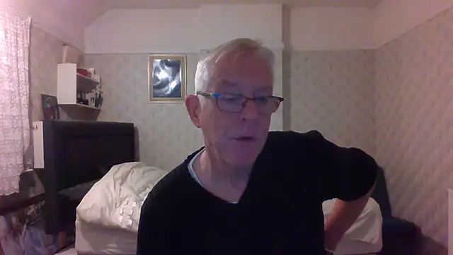 Snapshot of shaun63m chatting on October 29, 2025, 1:30 am shaun63m online show from October 29, 2025, 1:30 am